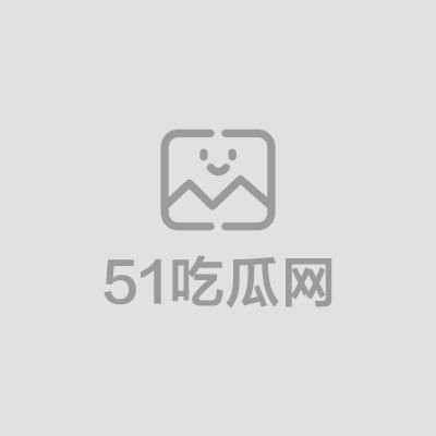 小情侣机场吵架男生下跪（1）